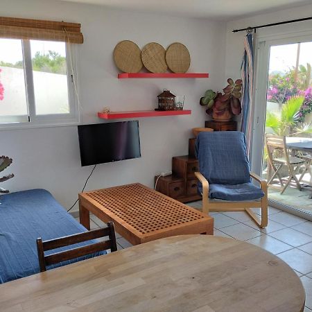 Beautiful Small Bungalow, Amazing Views And Garden Famara Exterior foto