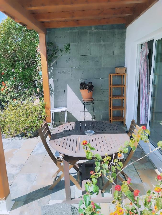 Beautiful Small Bungalow, Amazing Views And Garden Famara Exterior foto