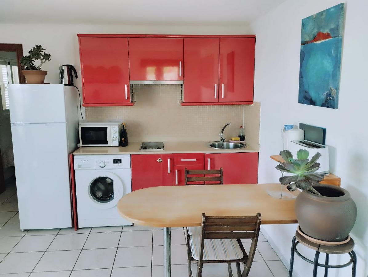 Beautiful Small Bungalow, Amazing Views And Garden Famara Exterior foto