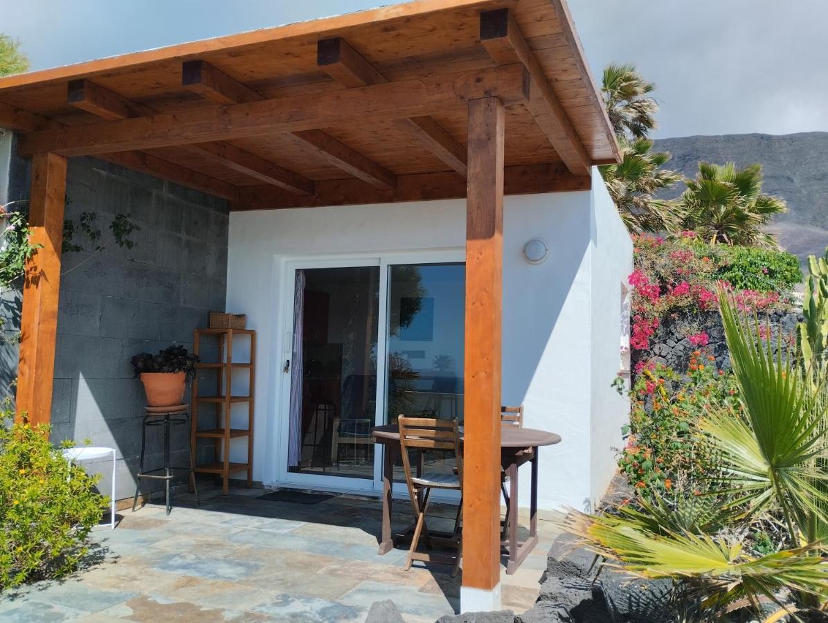 Beautiful Small Bungalow, Amazing Views And Garden Famara Exterior foto